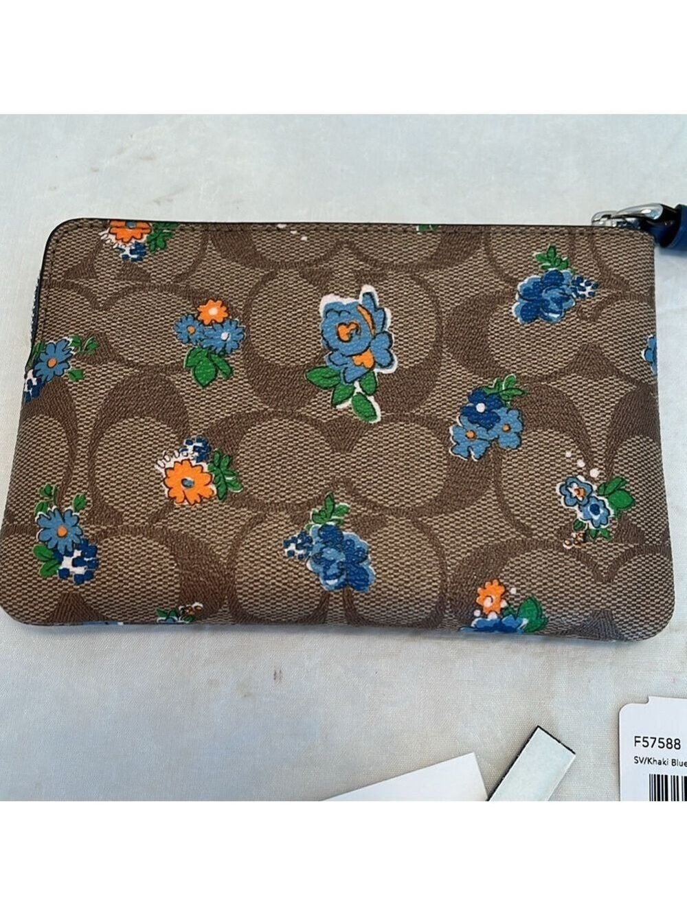 Coach East West Wristlet - Picture 4 of 11